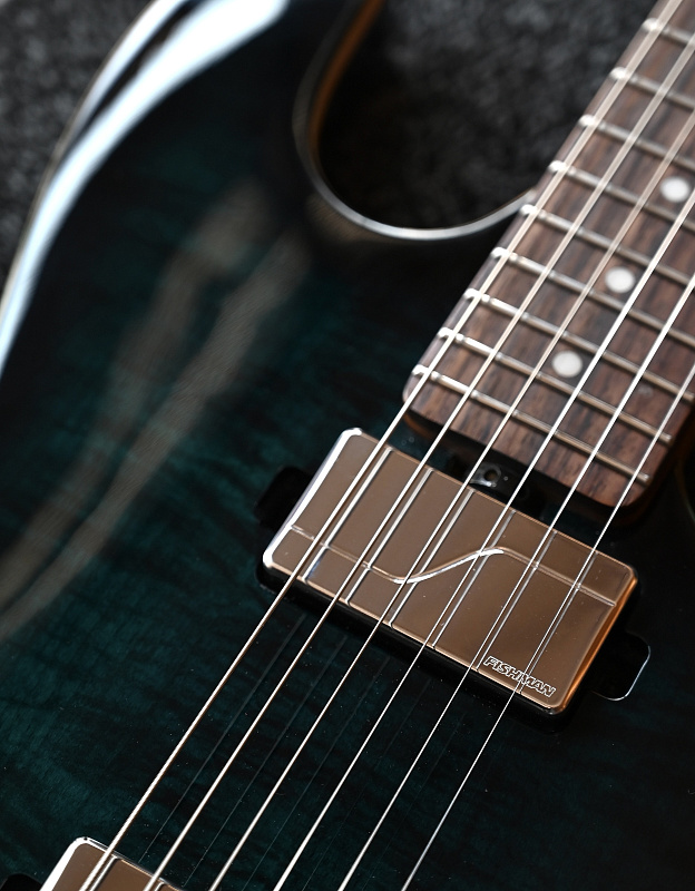 Фото Электрогитара Sterling Sabre Deep Blue Burst