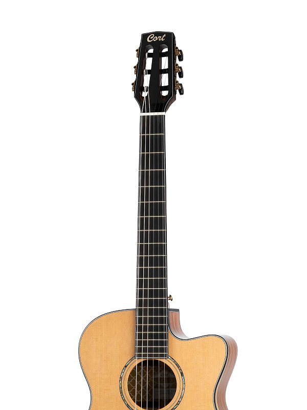 Фото Gold-OC8-NYLON-WCASE-NAT Классическая гитара со звукоснимателем, с вырезом, с чехлом, Cort