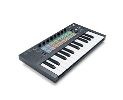 MIDI контроллер NOVATION FLkey Mini